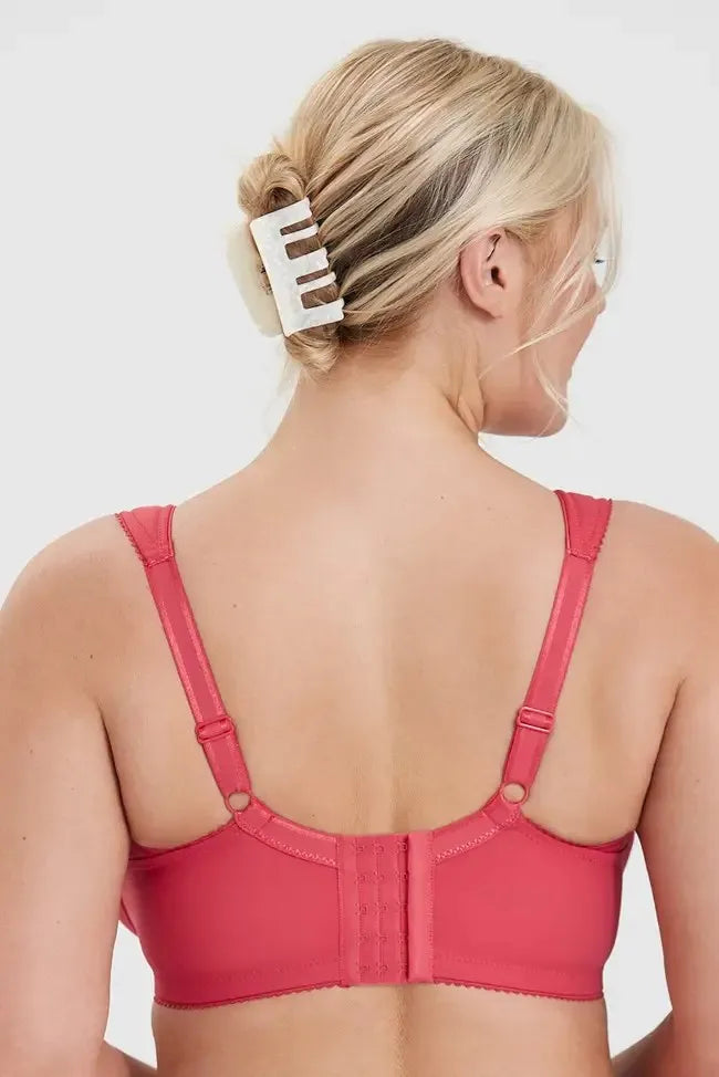 Triumph - (4 vnt.) Push-up liemenėlė su dideliais kaušeliais-LT