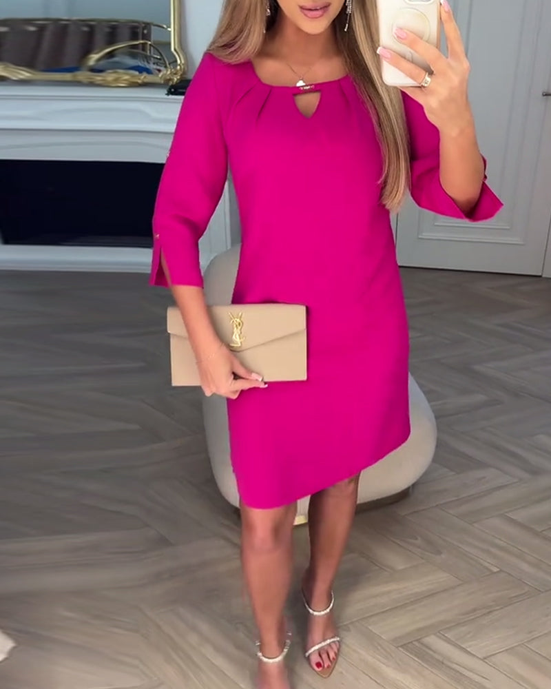 Κομψό, μονόχρωμο, απλό φόρεμα σε σχήμα V-GR