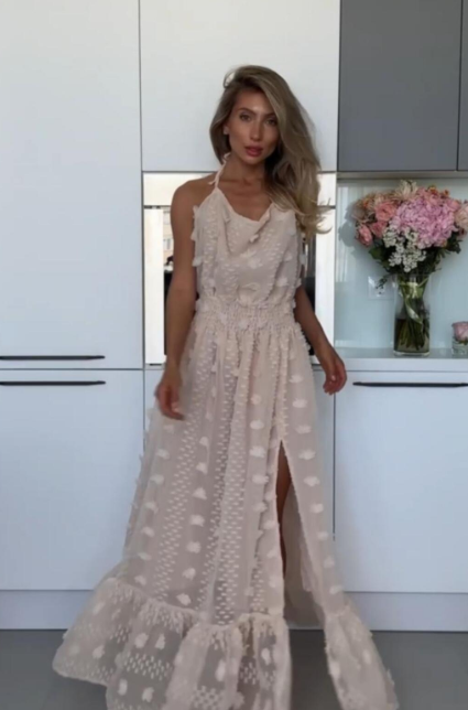 Καλοκαιρινό γυναικείο μοντέρνο φόρεμα με ανοιχτή πλάτη και μεγάλο σκίσιμο-GR