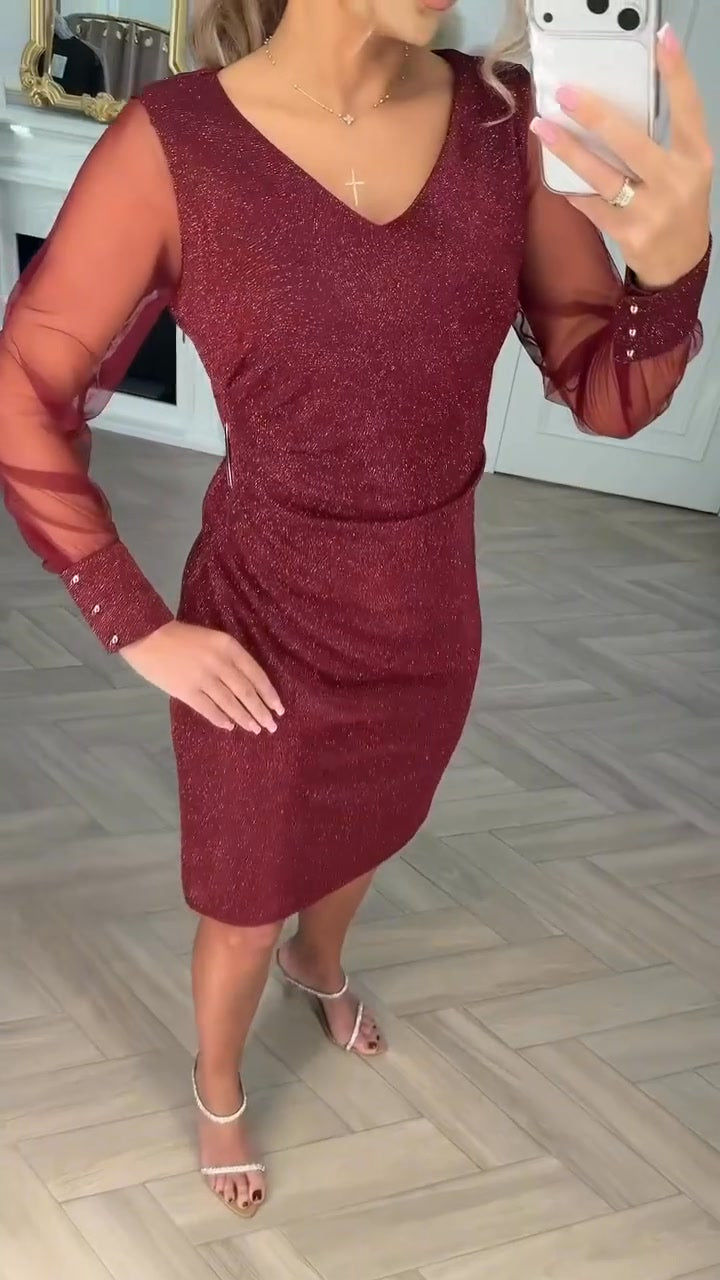 Λαμπερό φόρεμα με λαιμόκοψη σε σχήμα V και λεπτομέρειες patchwork-GR