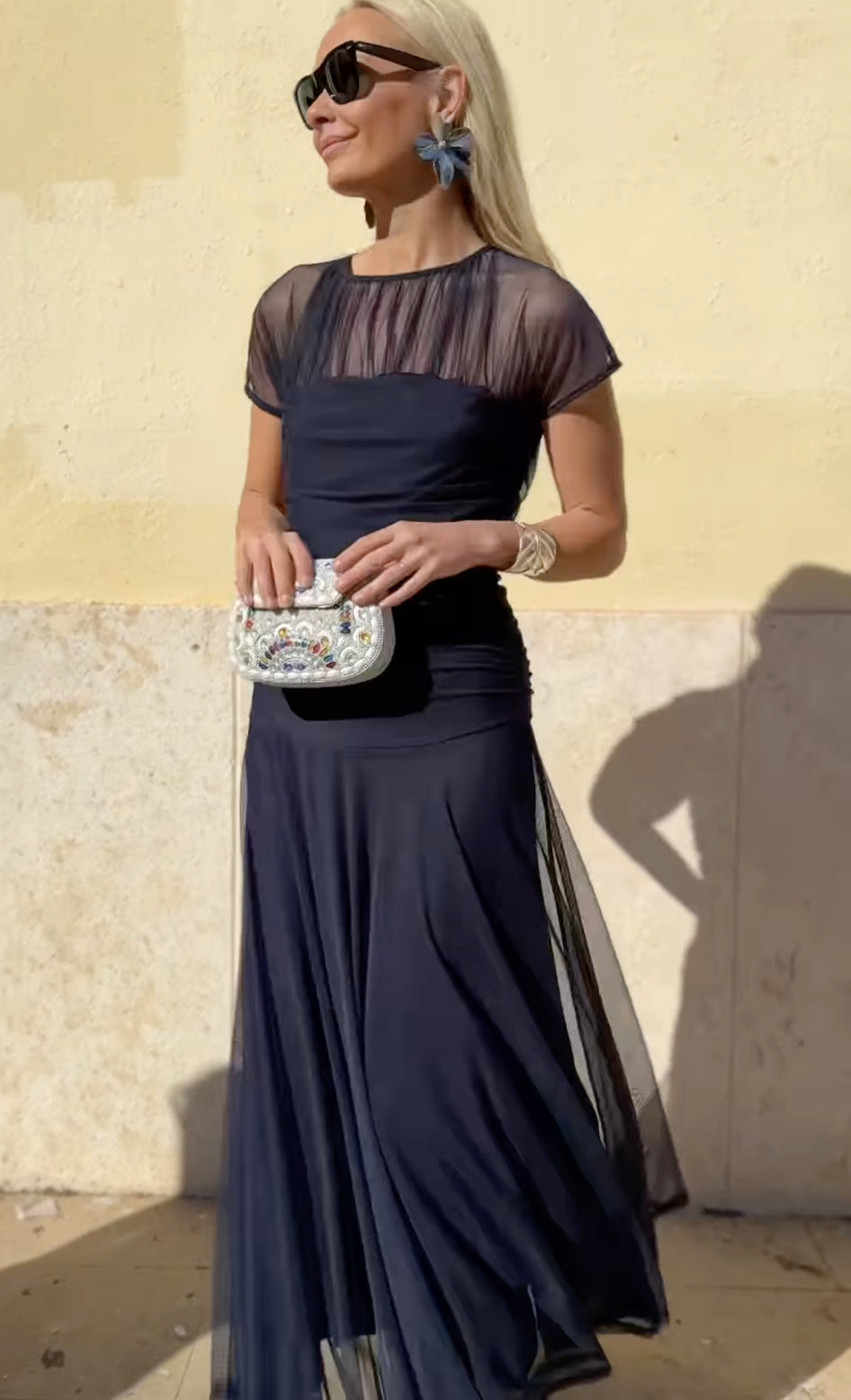 Γυναικείο φόρεμα από σιφόν σε άνετη γραμμή με στρογγυλή λαιμόκοψη και ραφές-GR