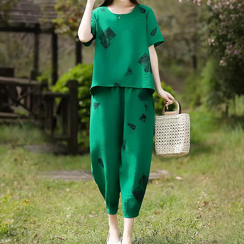 💞 Moteriškas raštuotas trumpų rankovių viršutinis komplektas ir plačios trumpintos kelnės-LT