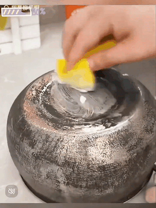 Močan odstranjevalec madežev iz kokosovega olja 