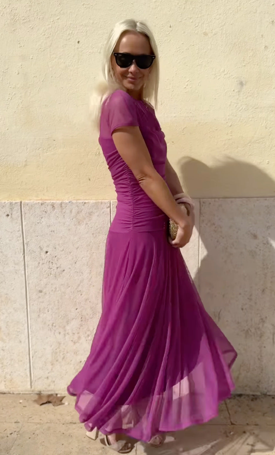 Γυναικείο φόρεμα από σιφόν σε άνετη γραμμή με στρογγυλή λαιμόκοψη και ραφές-GR