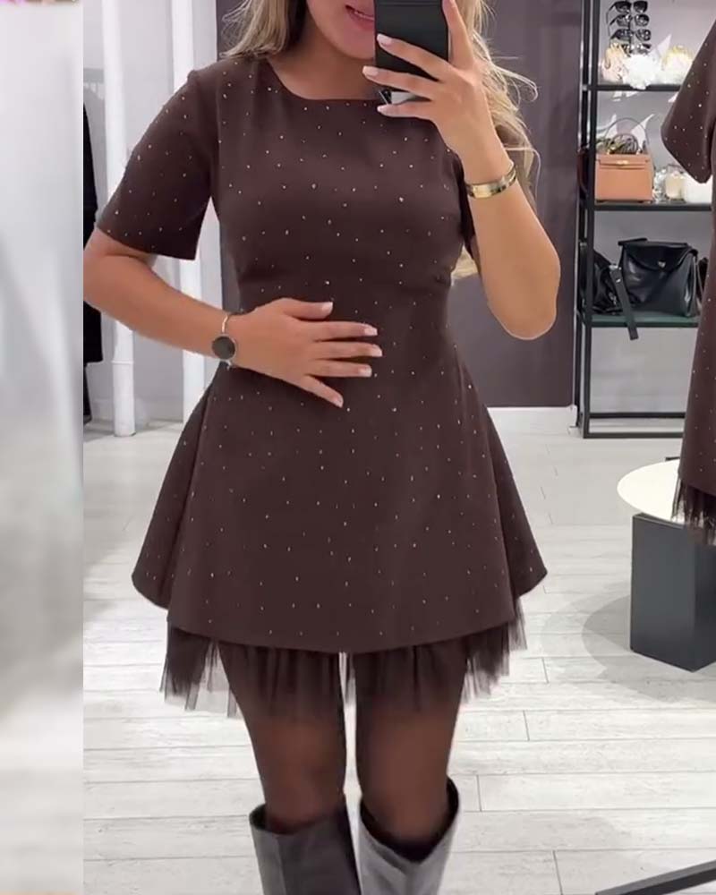 Elegantno, sijoče, mrežno obleko z mozaikom - SL