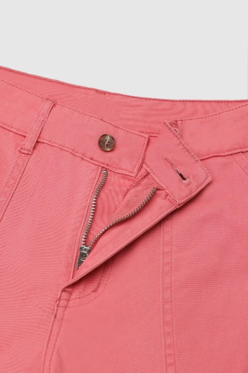 Παντελόνι κάπρι με τσέπες και ψηλή μέση, πιέτες στο κάτω μέρος και αρκετές τσέπες-GR