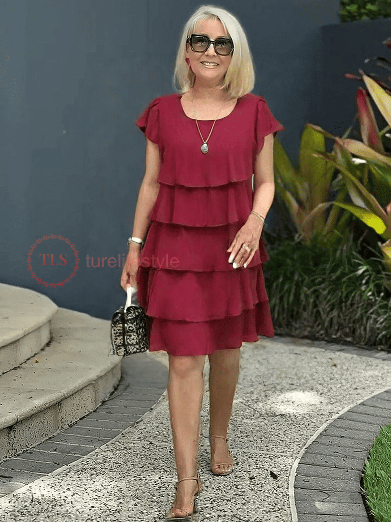 Vestido ancho con capas de gasa.-ES