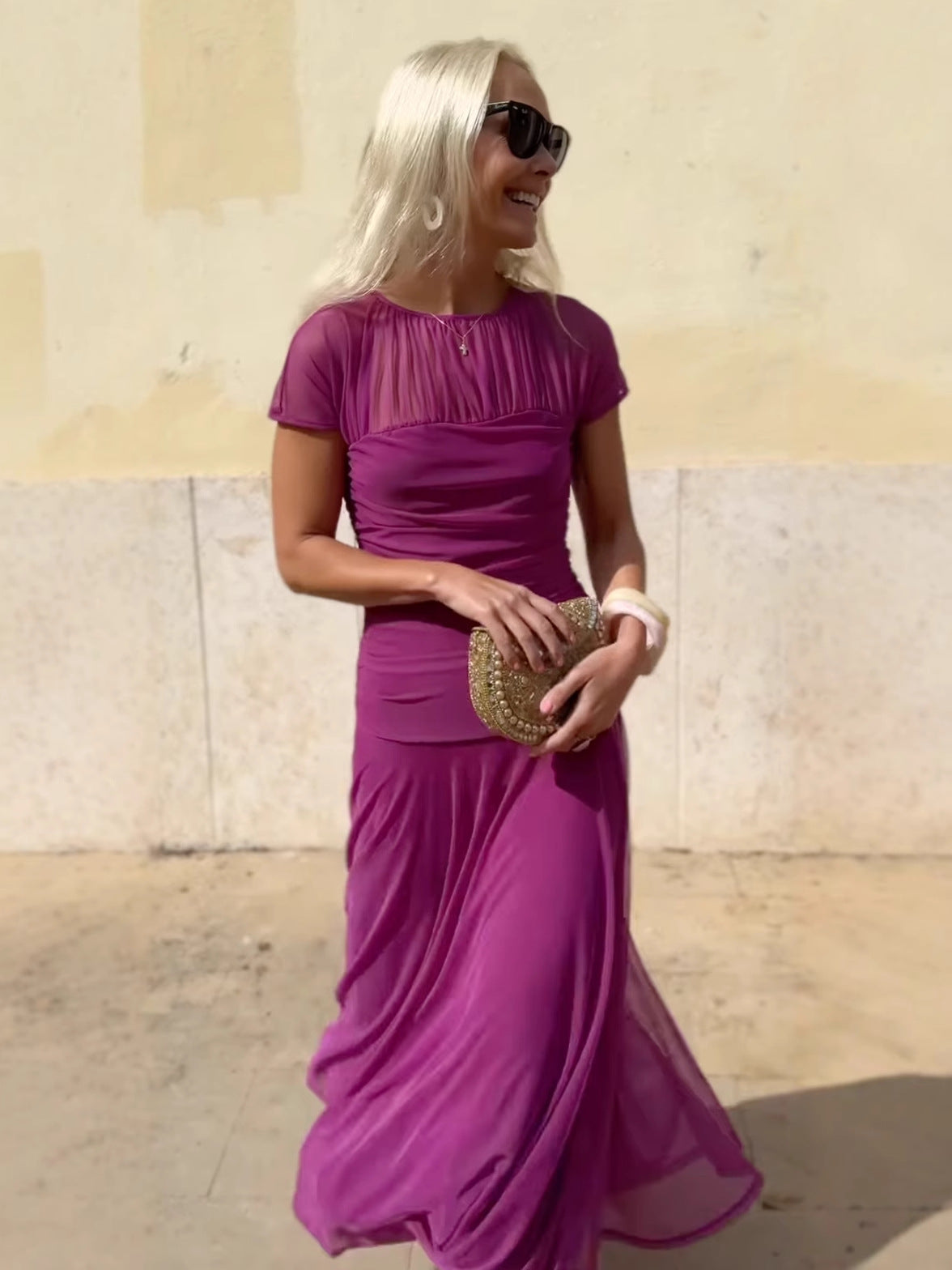 Γυναικείο φόρεμα από σιφόν σε άνετη γραμμή με στρογγυλή λαιμόκοψη και ραφές-GR