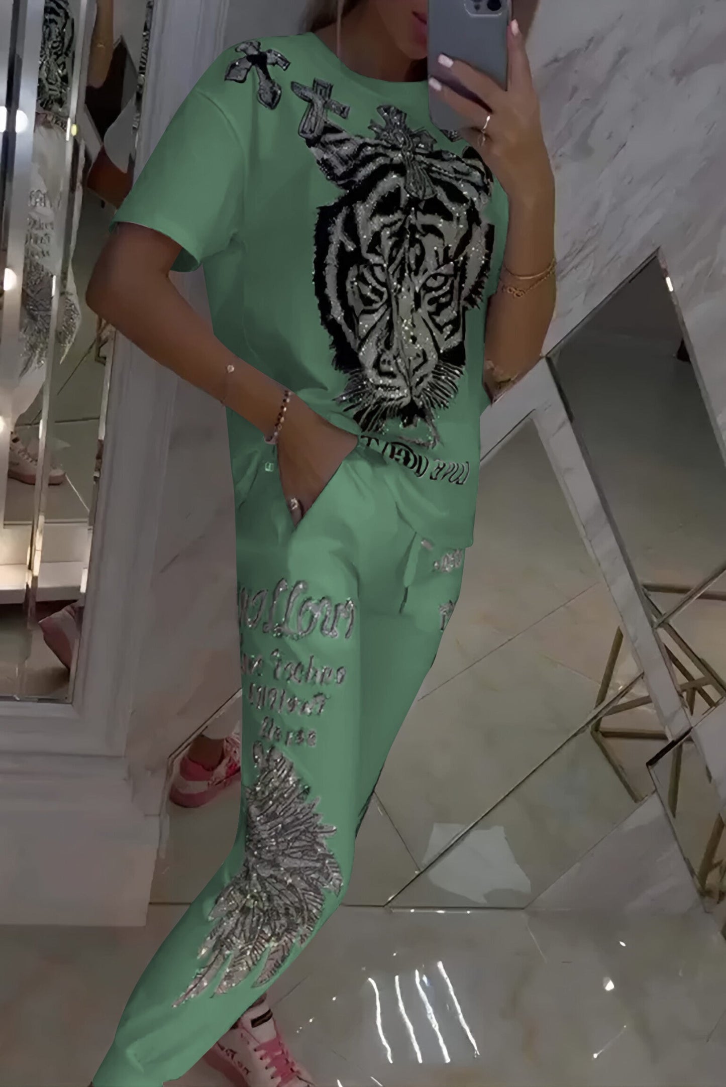 Γυναικείο σετ δύο τεμαχίων, τοπ και παντελόνι σε μοντέρνο ρομβοειδές σχέδιο-GR