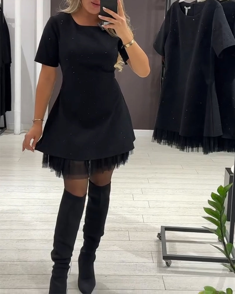 Elegantno, sijoče, mrežno obleko z mozaikom - SL