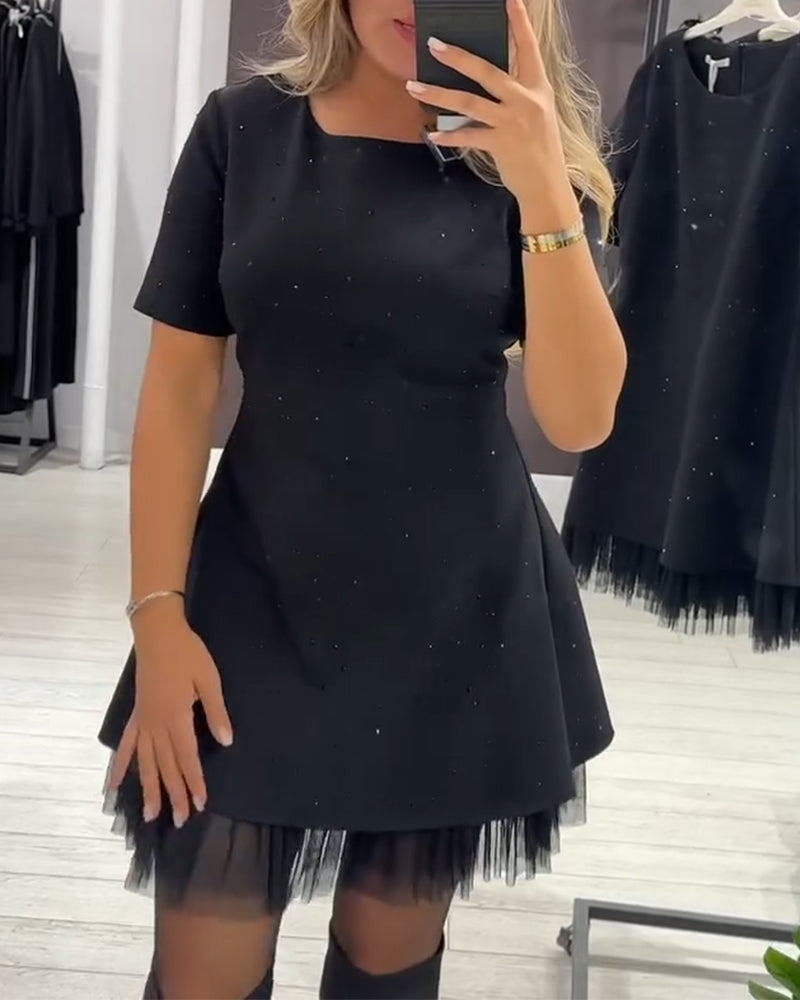 Elegantno, sijoče, mrežno obleko z mozaikom - SL